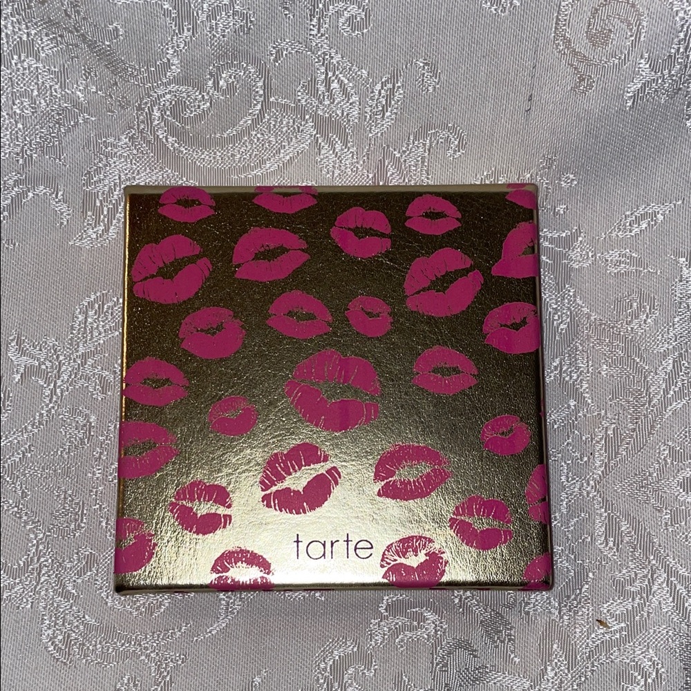 NWT TARTE Eye & Cheek Palette with Pink Kiss Design - Picture 2 of 4